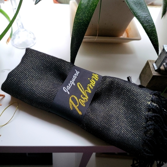 SPARKLY gold and black Pashmina - Picture 1 of 2